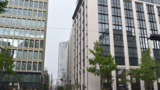 三菱ＵＦＪ銀行大阪ビル 本館の大壇歩道を渡るとアイ株式スクールまで3分